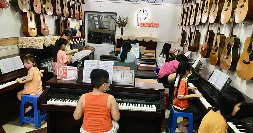 Phanxico- Trung tâm đào tạo dạy đàn guitar, piano