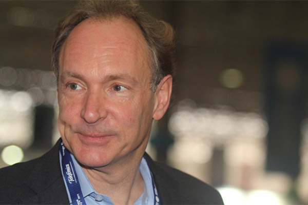 Người đặt những nền móng đầu tiên cho Internet- Sir Tim Berners – Lee